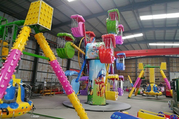 giant ferris wheel for a theme park